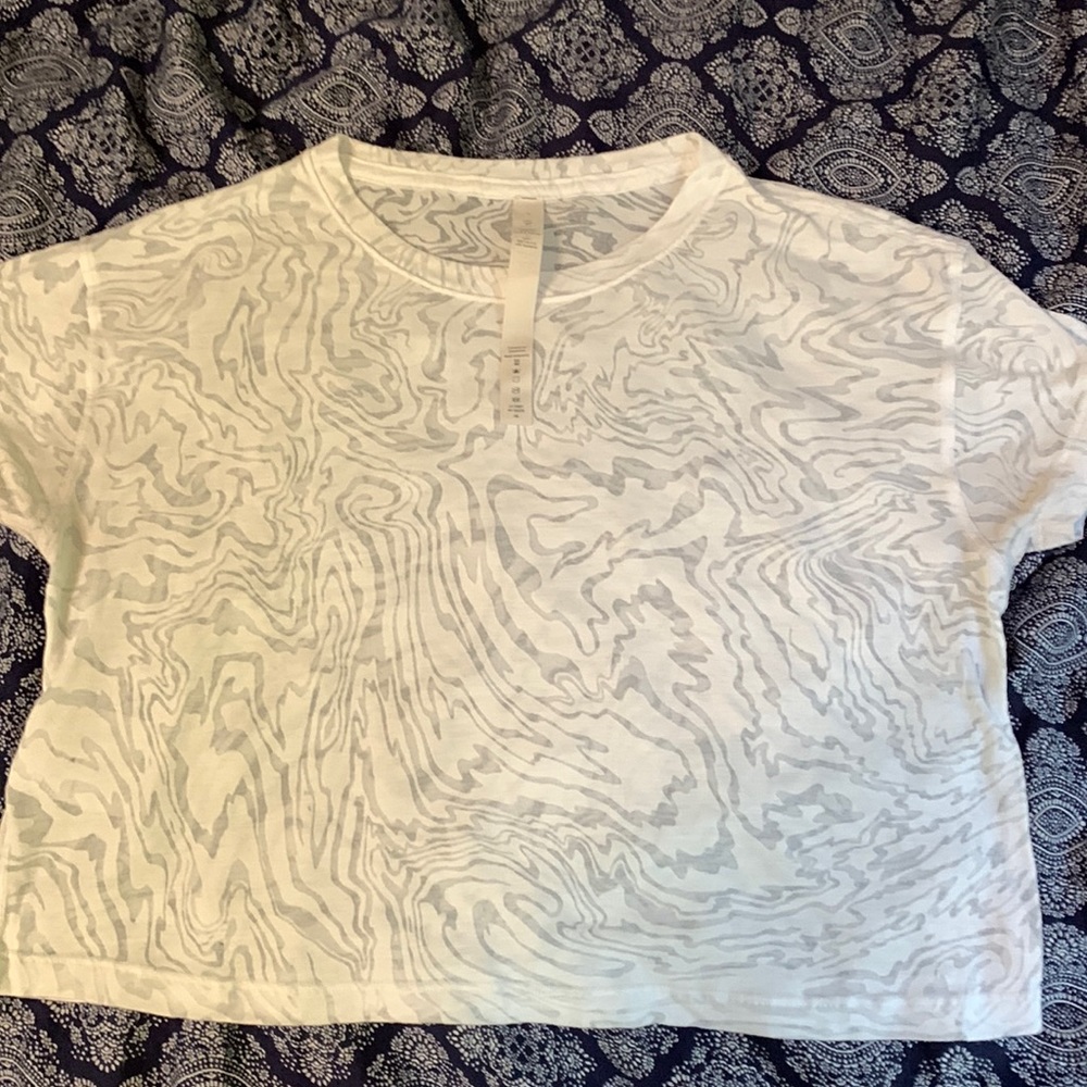 lululemon cropped tee